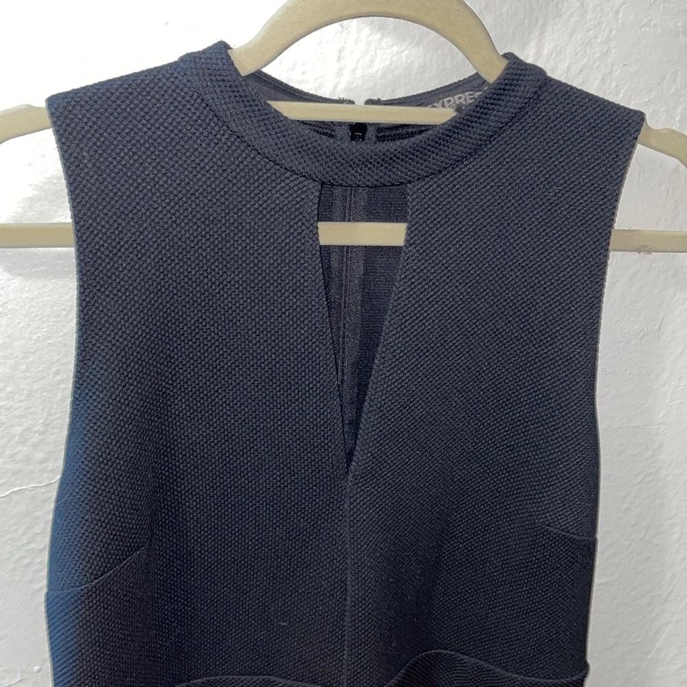 Express Cutout Midi Dress